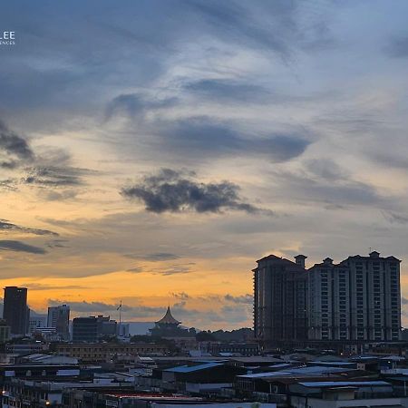Hock Lee Hotel & Residences Kuching Exteriör bild
