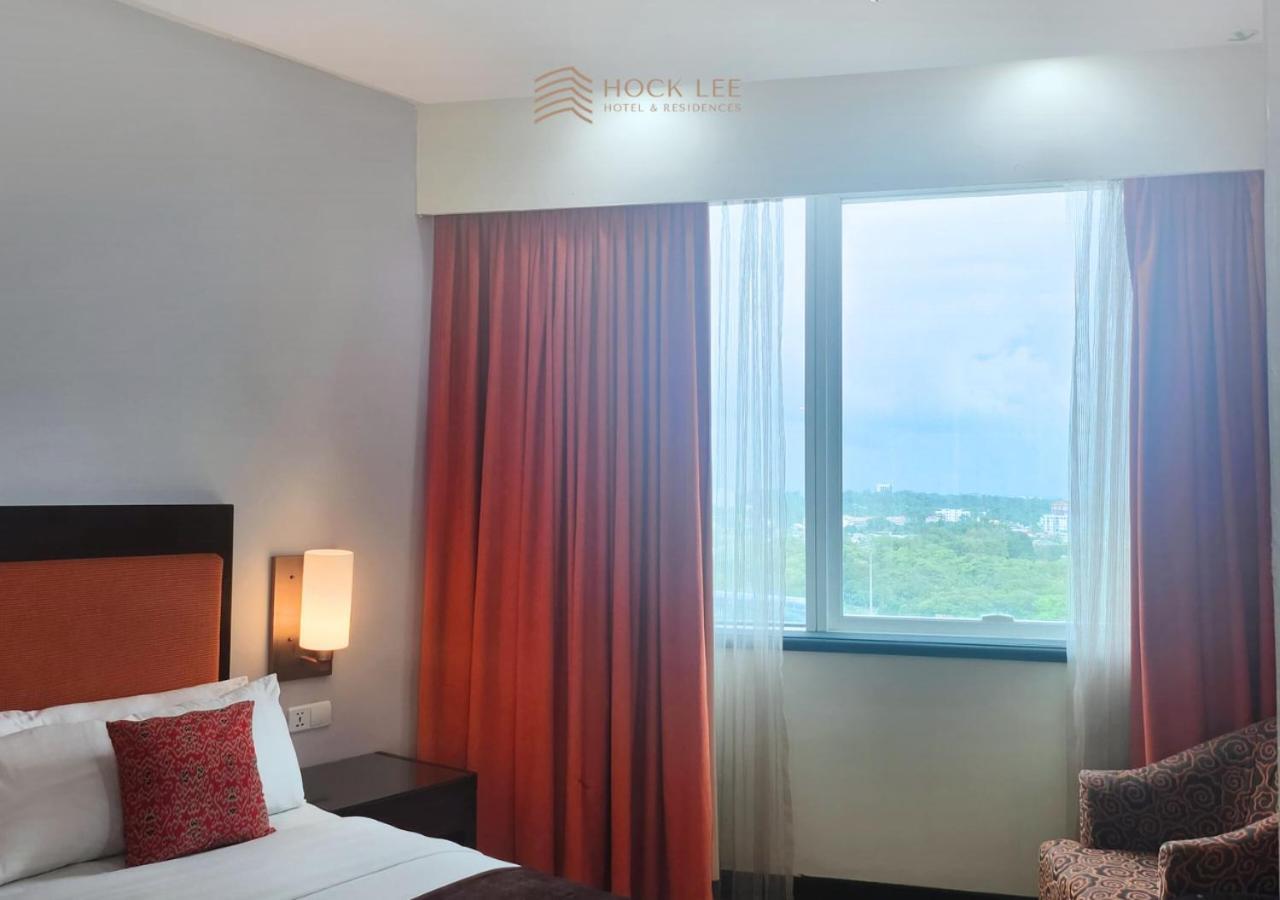 Hock Lee Hotel & Residences Kuching Exteriör bild