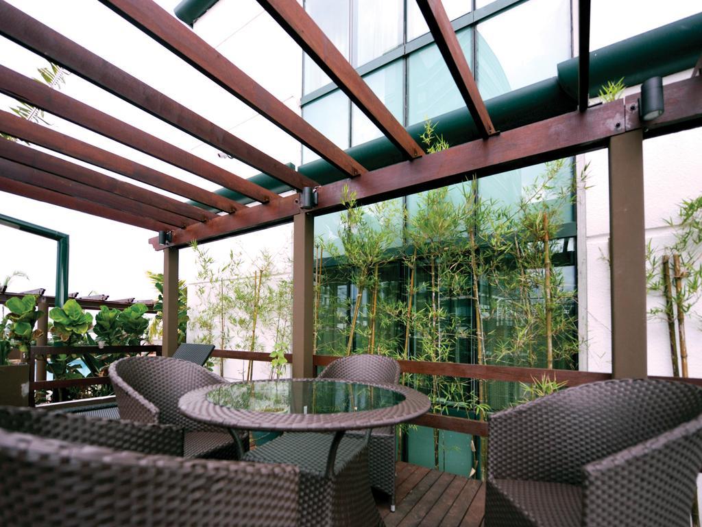 Hock Lee Hotel & Residences Kuching Exteriör bild