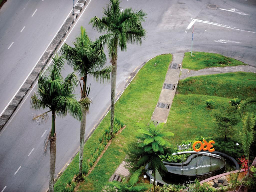 Hock Lee Hotel & Residences Kuching Exteriör bild