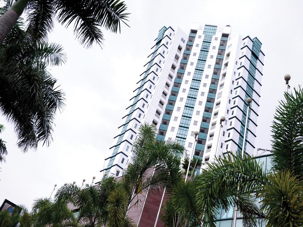 Hock Lee Hotel & Residences Kuching Exteriör bild