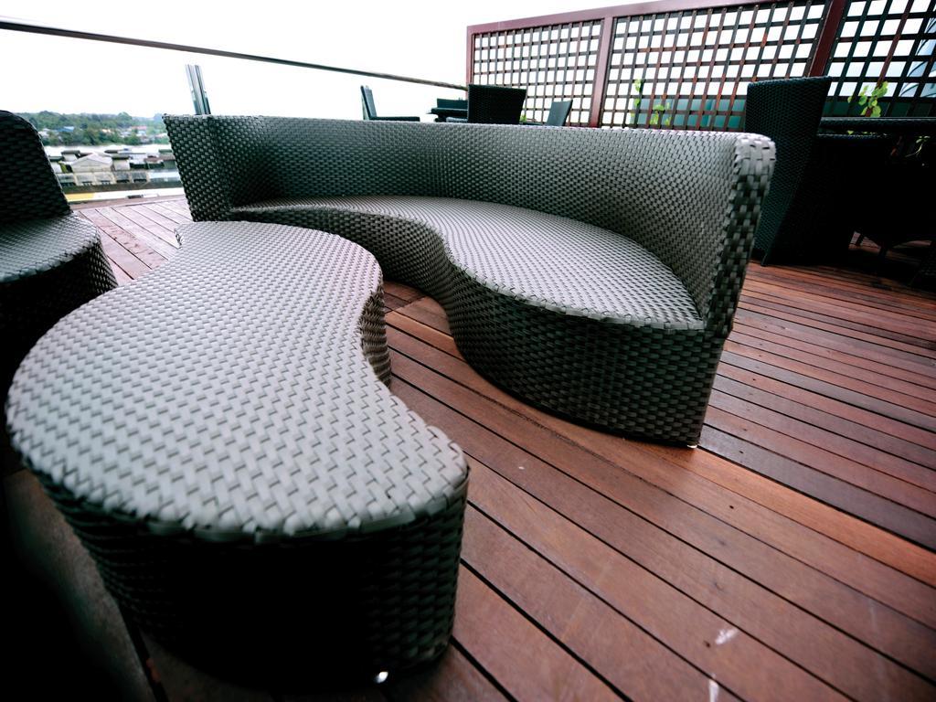 Hock Lee Hotel & Residences Kuching Exteriör bild
